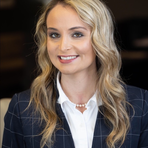 Meet your Posher, Savannah - Picture 3 of 3